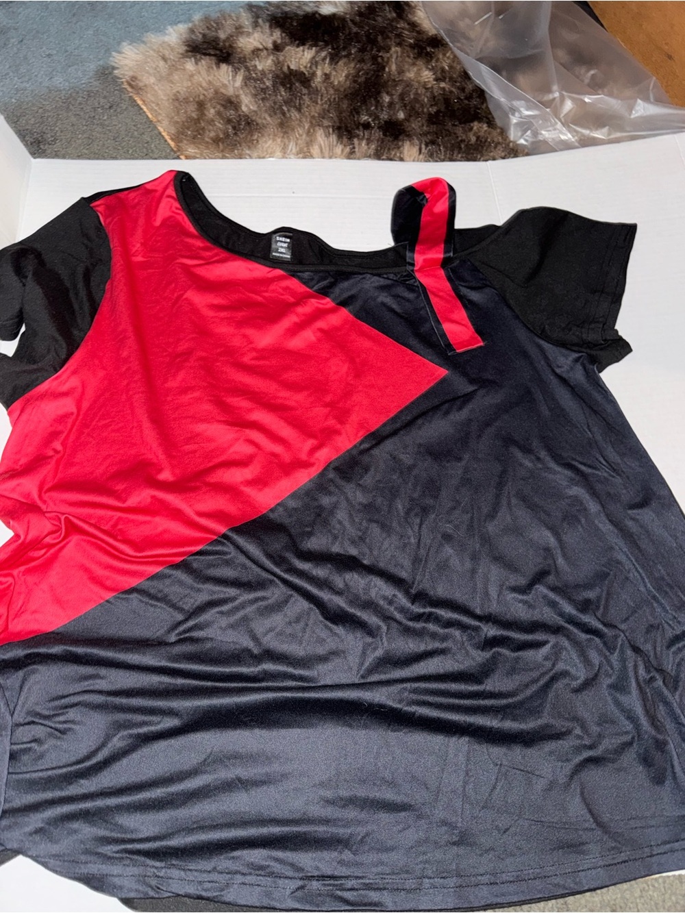 SHEIN Black and Red Colorblock Short Sleeve Top